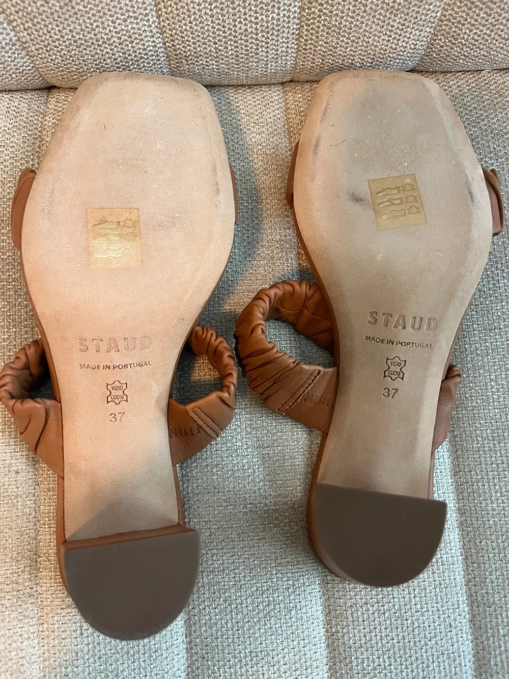 Staud Frankie tan leather ruched block heel leather mule sandals sz 7 EUC - Picture 7 of 7
